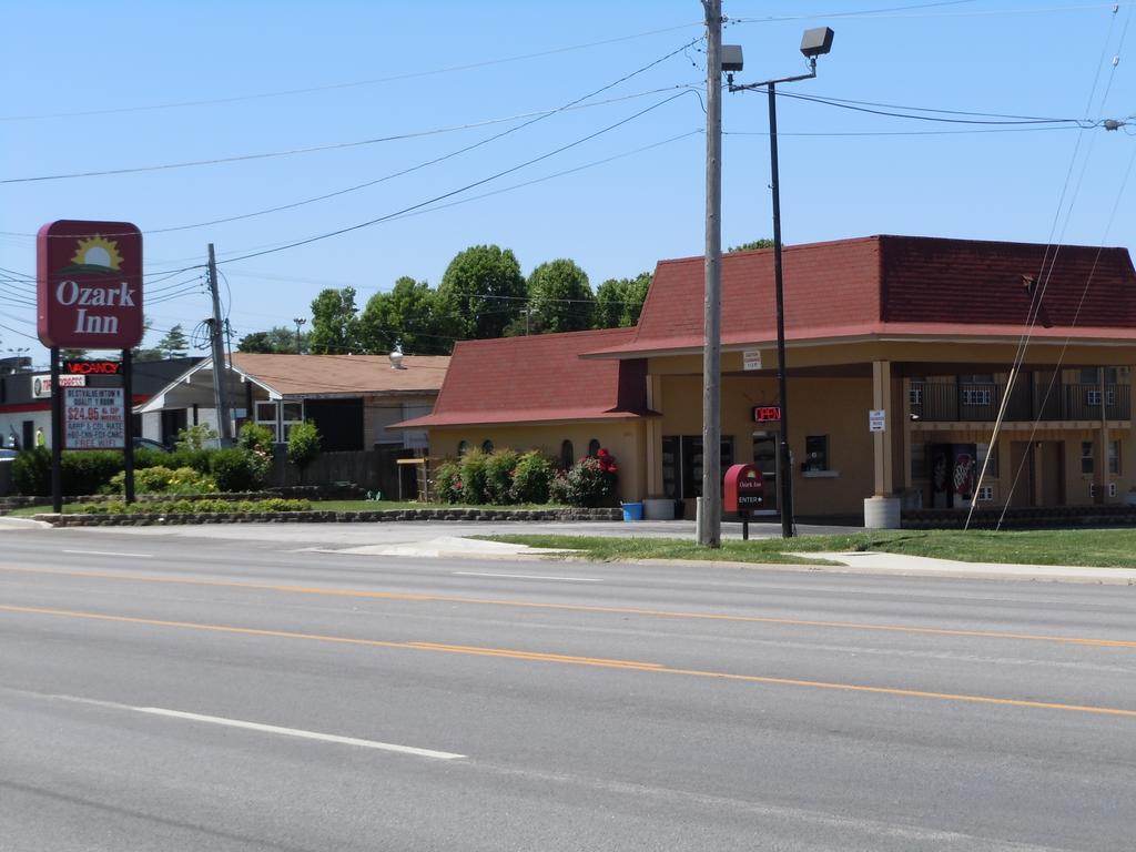 Ozark Inn Springfield Exterior photo