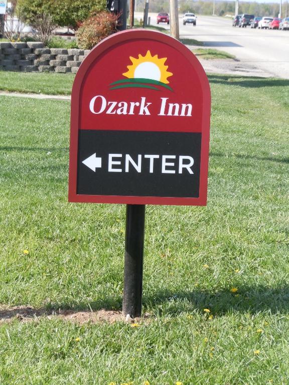 Ozark Inn Springfield Exterior photo