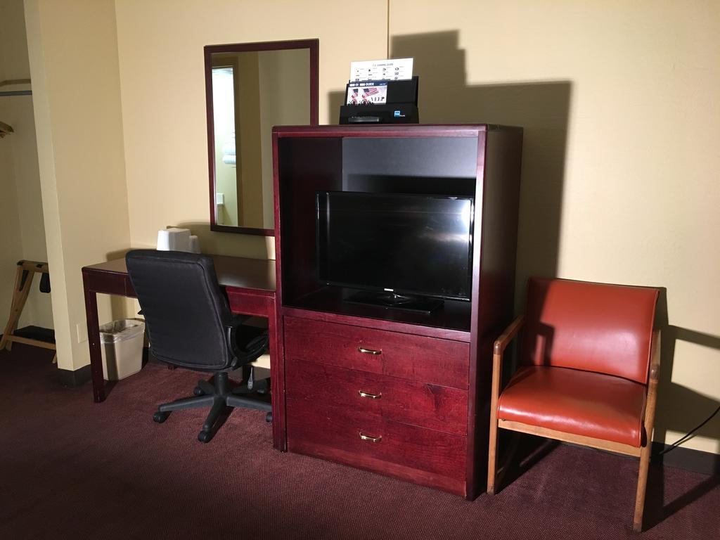 Ozark Inn Springfield Room photo