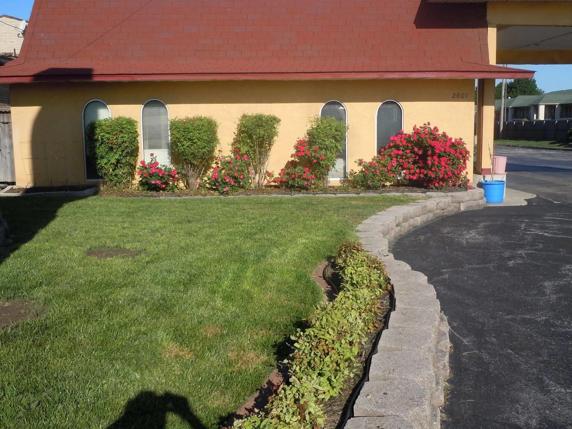 Ozark Inn Springfield Exterior photo